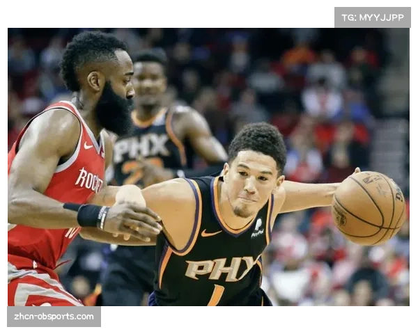 即时:布克疑似腿部拉伤离场,太阳与快船比赛陷入僵局 即时:布克疑似腿部拉伤离场,太阳与快船比赛陷入僵局